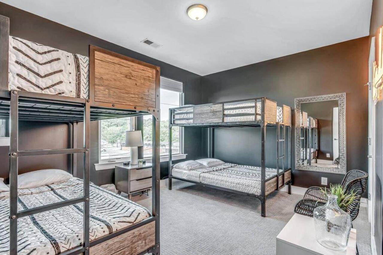 Big New And Modern With Skyline View Mural And Ping Pong Nashville Bagian luar foto