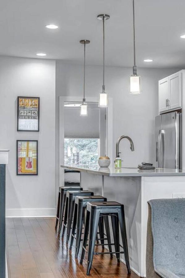 Big New And Modern With Skyline View Mural And Ping Pong Nashville Bagian luar foto